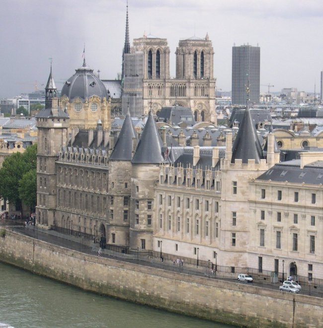 Conciergerie i wyspa Cité